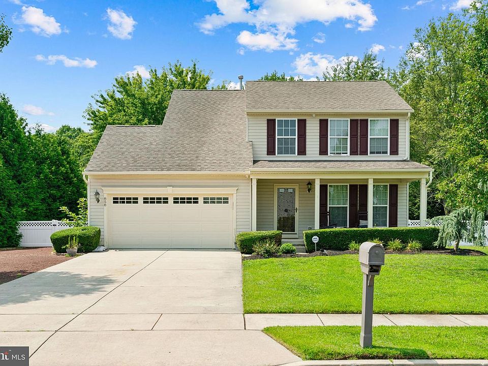 1st image of 858 Foxmoor Dr