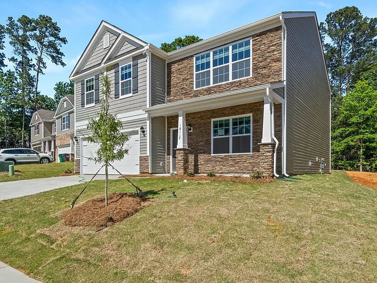 16117 Trenton Green Ln — Photo 2