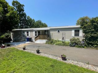 6 Breezy Ln, Milford, CT 06460
