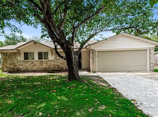 1814 SE 4th St, Grand Prairie, TX 75051