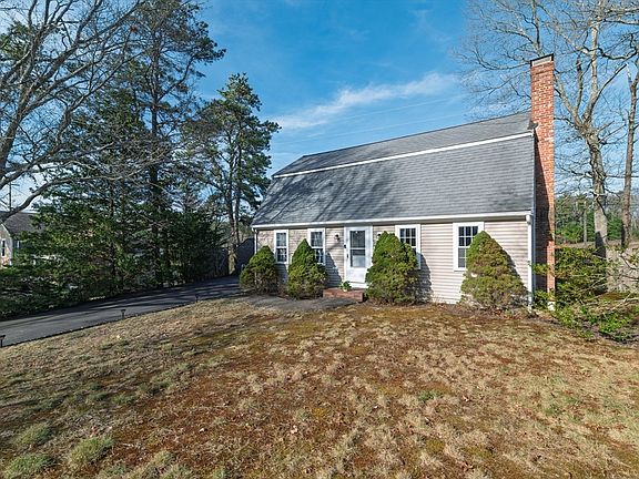 3rd image of 30 Huntington Rd
