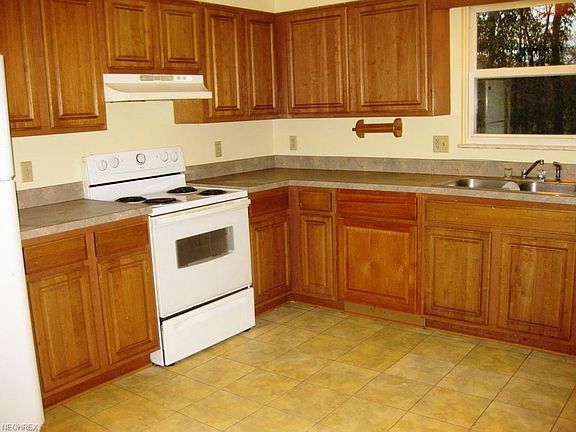 4th image of 491 Pearl St #493