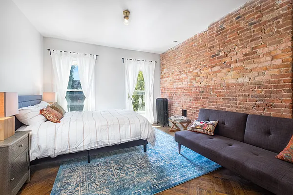 Sold by Industrie Residential | media 11