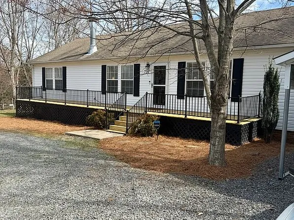 751 Haystack Rd, Mount Airy, NC 27030