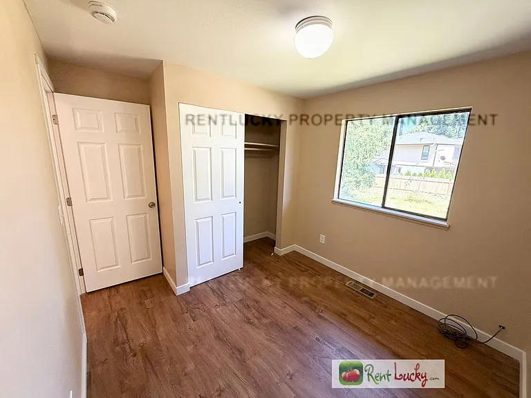 2516 S 284th St — Photo 21