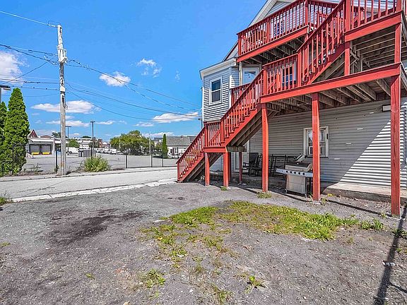 4th image of 71 Roberts St