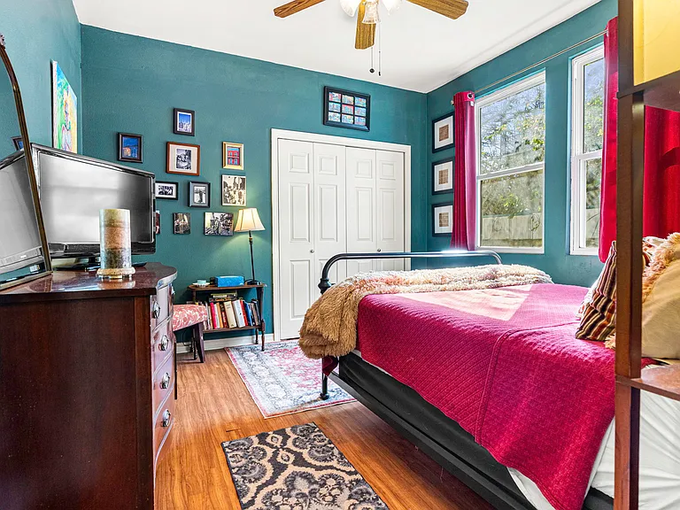 335 Angela St — Photo 27