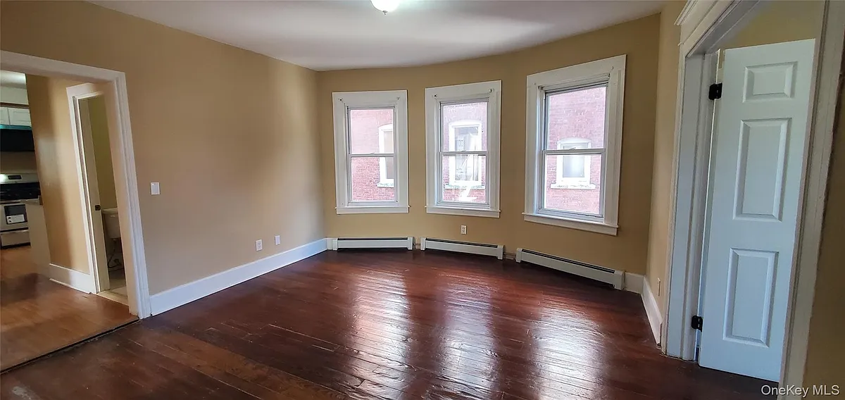 Building Photo - 197 Winnikee Ave #2
