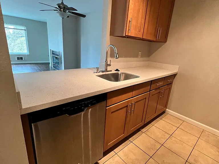 12527 Roosevelt Way NE — Photo 6
