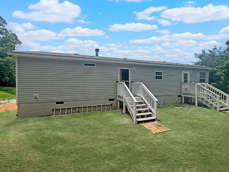 2496 Venture Dr — Photo 16