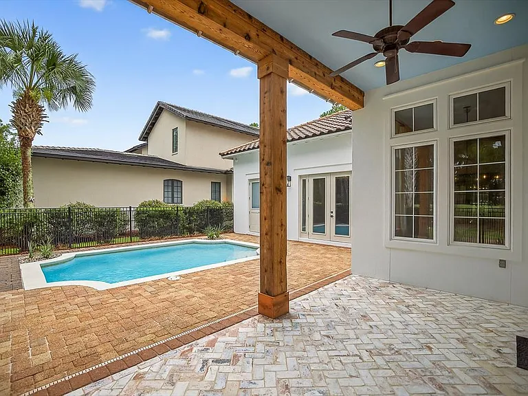 3161 Club Dr — Photo 41
