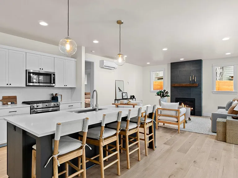 61662 SW Woodriver Dr — Photo 8