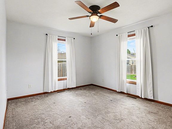 5th image of 21025 Rivers Edge Dr