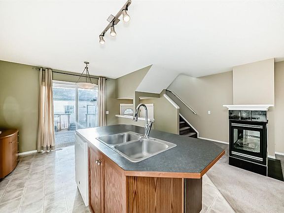 5th image of 240 W Prestwick Way SE