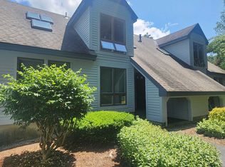111 Lakeland Dr #B, Hartford, VT 05047