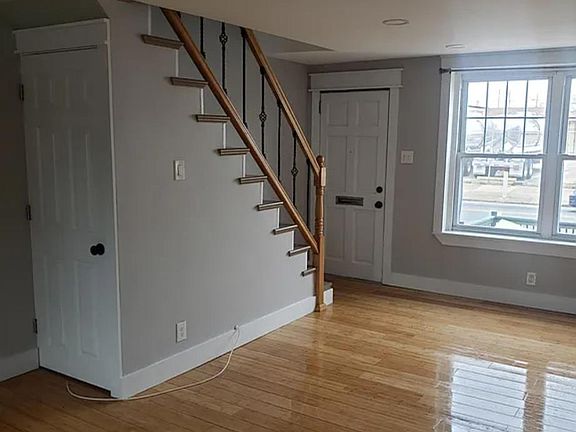 4th image of 3707 Richmond St