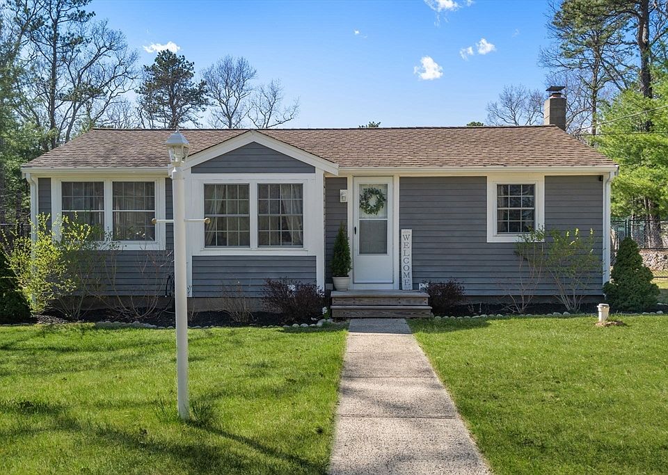 1st image of 6 Skylark Ave