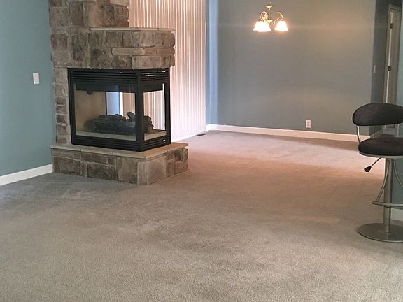 4th image of 826 S Cowan Ave