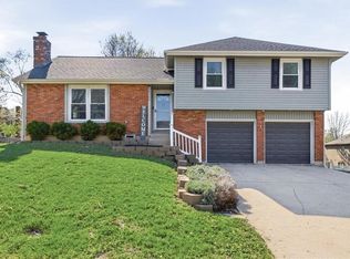 14120 S Cottonwood Dr, Olathe, KS 66062