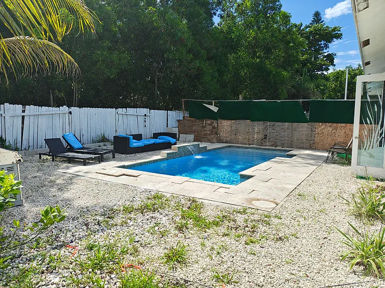 376 SW Tulip Blvd — Photo 14