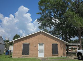 402 Treetop Cir, Lafayette, LA 70501