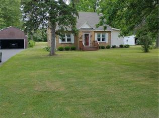 7715 Chestnut Ridge Rd, Lockport, NY 14094