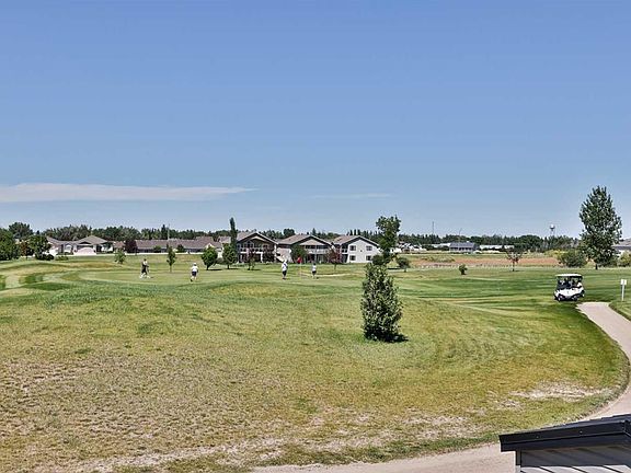 3rd image of 714 S Fairways Dr