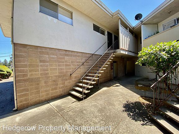 3rd image of 1400 Pueblo Ave