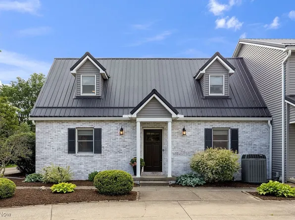 2753 Country Meadows Dr #A, Shelby, OH 44875