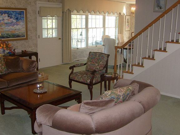 4th image of 2900 Fox Hollow Rd