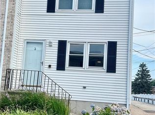 2 Sunflower Cir, North Providence, RI 02911