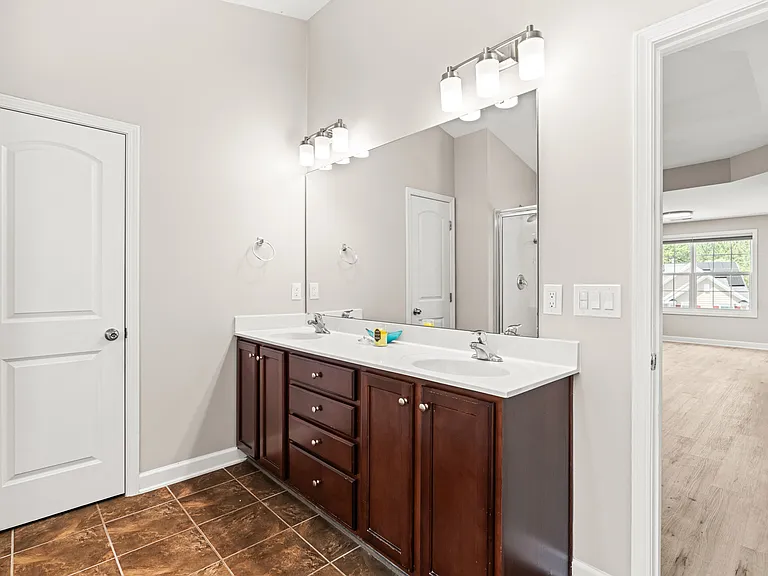 900 Vandalia Dr — Photo 15