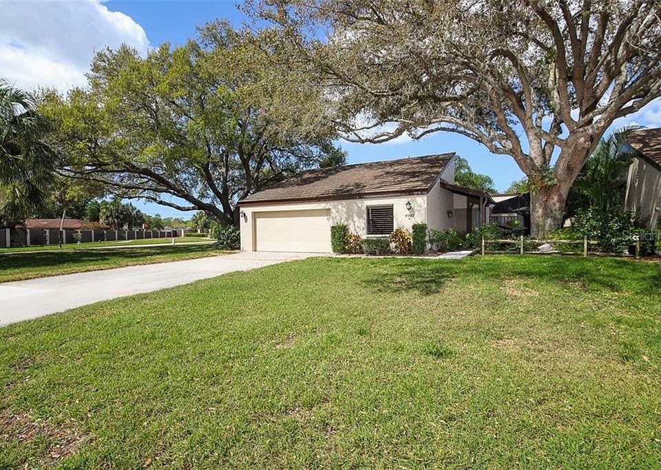 1st image of 3707 Glen Oaks Manor Dr