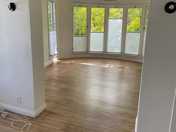 2nd image of 2076 Glencoe Way