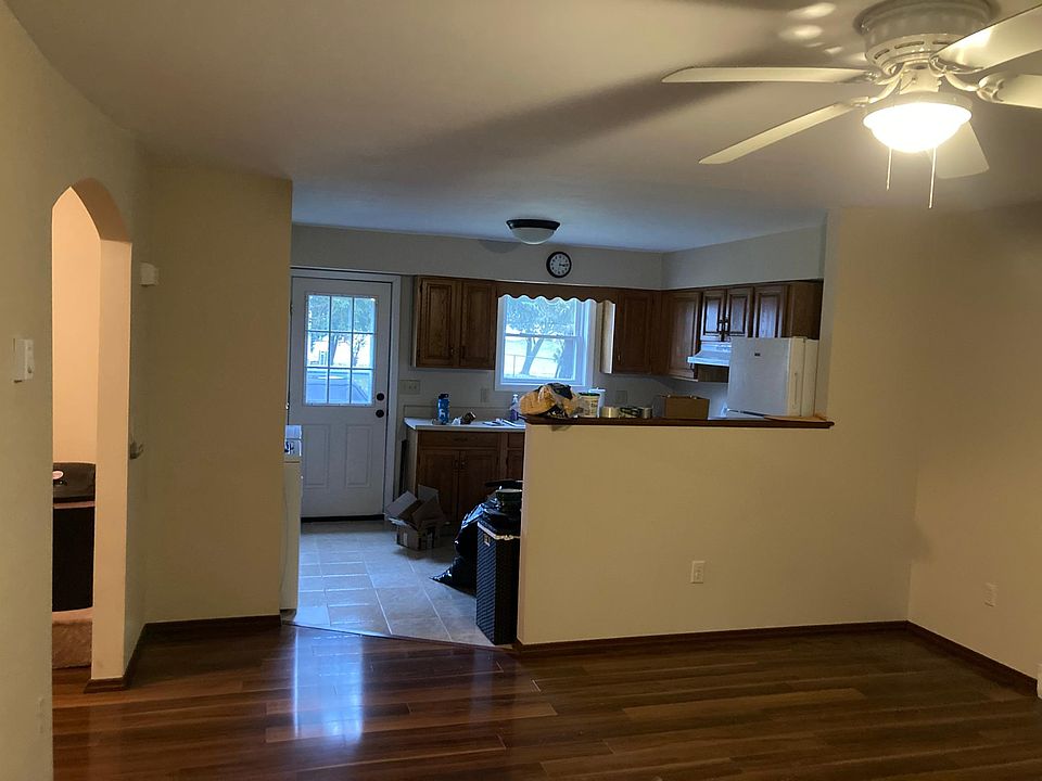 1st image of 40 High St #42