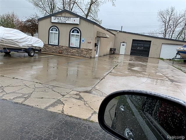 2nd image of 1417 Michigan Ave