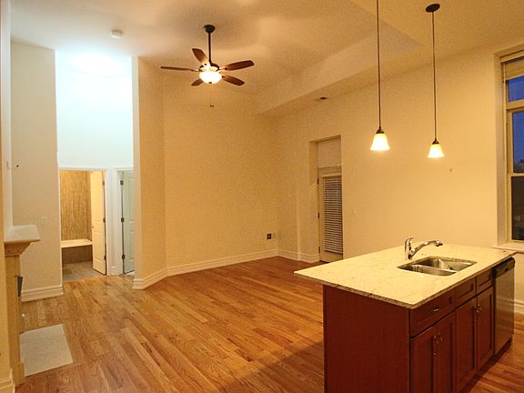 4th image of 1470 W Carmen Ave APT 202