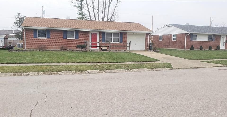 1st image of 221 Foothill Dr