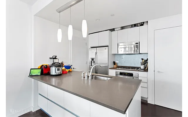 Rented by Douglas Elliman | media 4