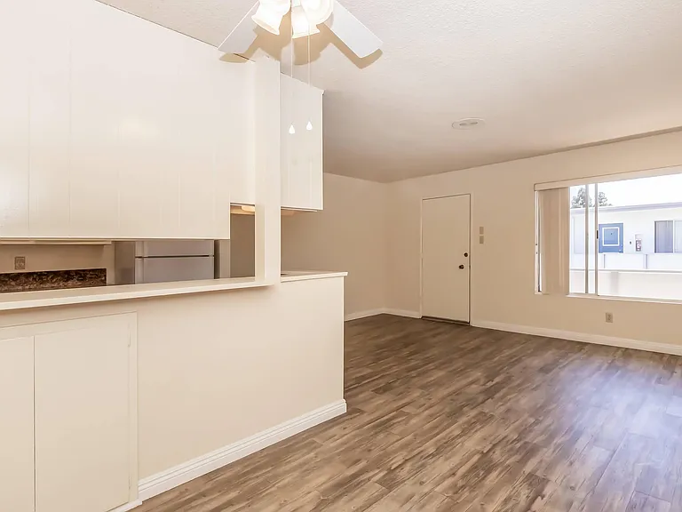 Ocean West Apartments — Photo 22