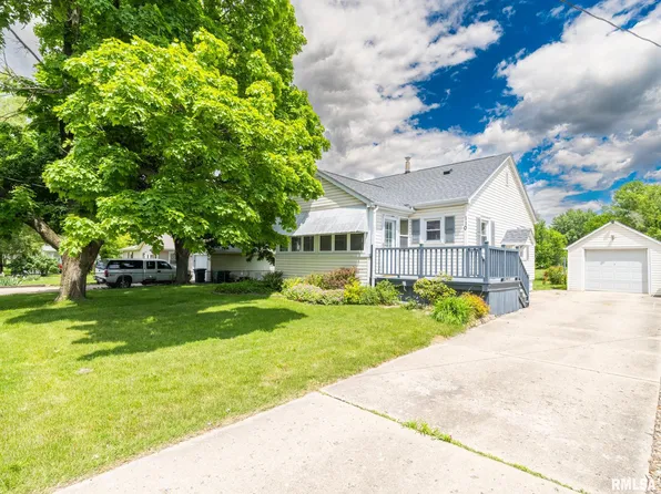 110 Loren St, Washington, IL 61571