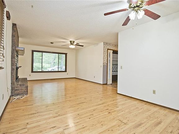 3rd image of 5 Dulverton Dr