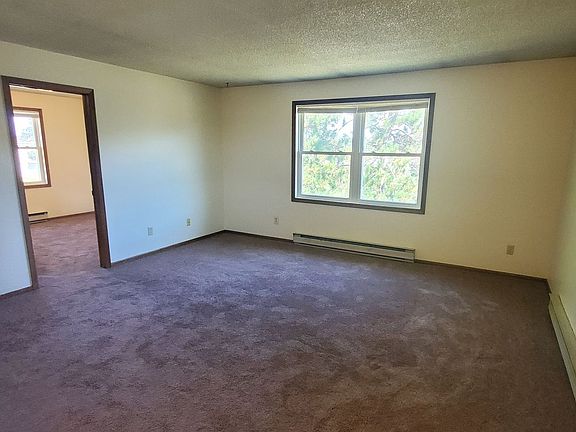 4th image of 970 W Hamilton Ave #8