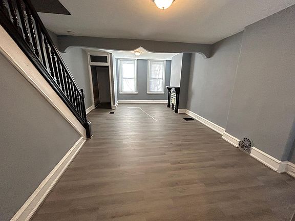 4th image of 2519 W Gordon St