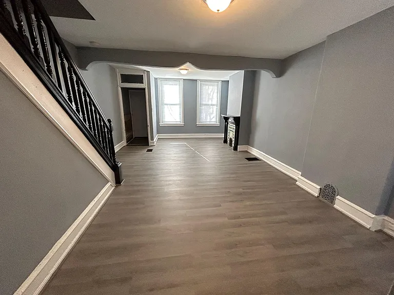 2519 W Gordon St — Photo 4