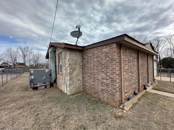 506 6th St, Fort Supply, OK 73841