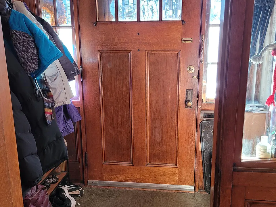 Entrance ( first floor)
