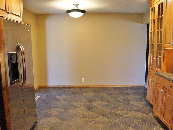 Kitchen / Dining Area