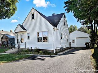 1315 Cherokee Dr, Round Lake Beach, IL 60073