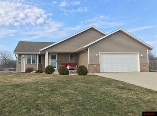 228 Oak Dr, Eagle Lake, MN 56024